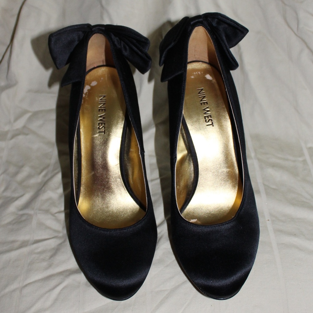 Nine West Black Satin Heels w/ Box Accent Sz 71/2